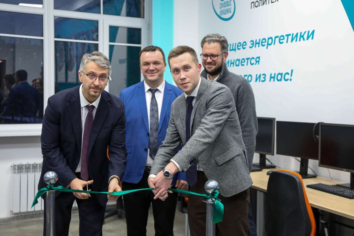 В Санкт-Петербургском политехническом университете Петра Великого состоялось открытие нового образовательного пространства СКБ «Силовые машины — Политех»